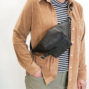 Clark Morelia Sidecar crossbody bag in black leather